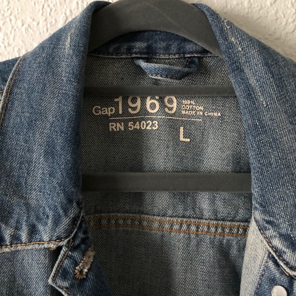 Rock Bottom Price! GAP Jean Jacket L - Picture 2 of 4